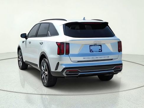 Certified 2022 Kia Sorento S FWD image 4