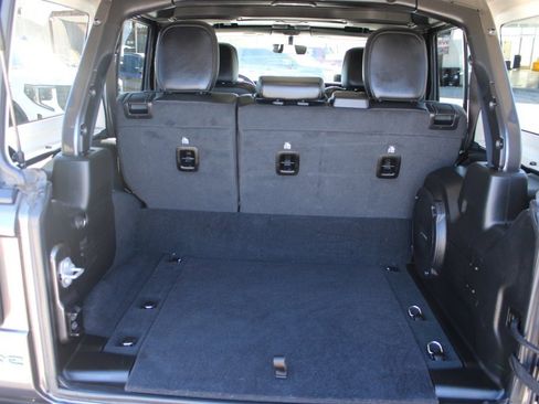 Used 2023 Jeep Wrangler Unlimited Sahara image 31