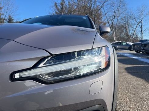New 2026 Volvo V60 B5 Cross Country Plus w/ Climate Package image 9