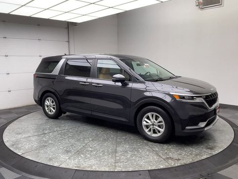 Used 2024 Kia Carnival LX FWD image 39