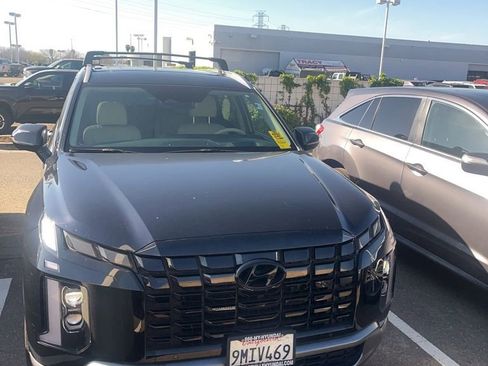 Used 2024 Hyundai Palisade Limited image 1