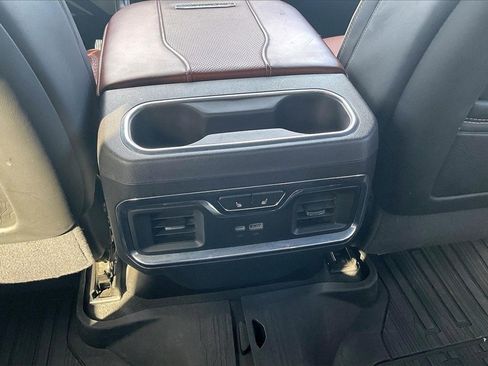 Used 2025 GMC Sierra 2500 Denali Ultimate image 11