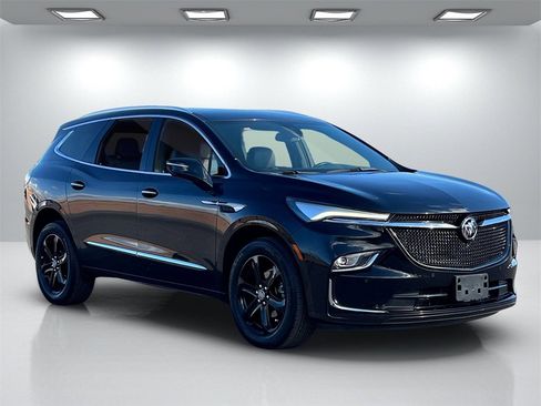 Used 2024 Buick Enclave Essence w/ Sport Touring Edition image 8