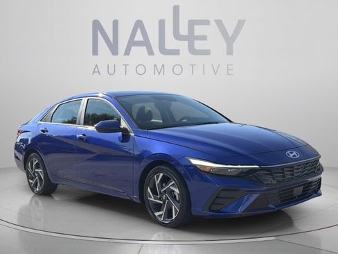 Used 2025 Hyundai Elantra SEL FWD image 8