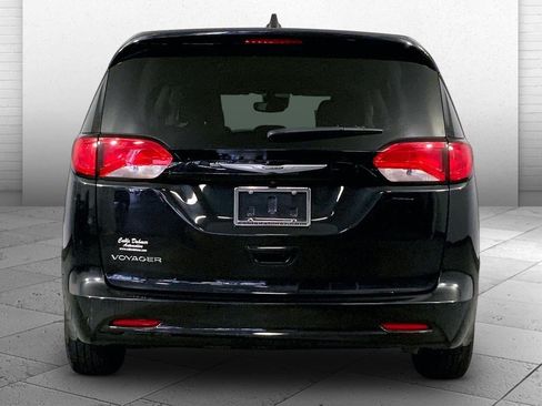 Used 2023 Chrysler Voyager LX FWD image 3