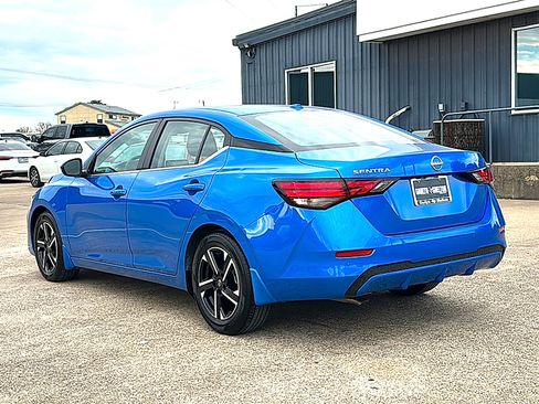 Certified 2025 Nissan Sentra SV image 6