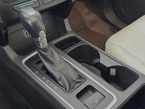 Used 2018 Ford Escape SEL w/ SEL Sport Appearance Package image 21