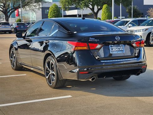 Used 2023 Nissan Altima 2.5 SR image 5