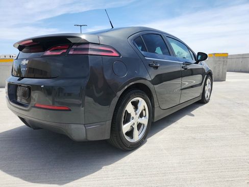 Used 2014 Chevrolet Volt w/ Enhanced Safety Package 1 FWD image 9