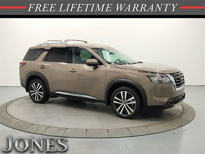 Used 2024 Nissan Pathfinder Platinum w/ Cargo Package