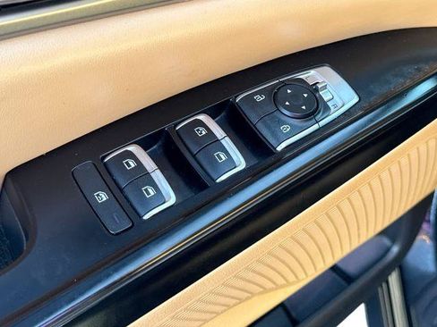 Used 2024 Kia Carnival LX FWD image 15