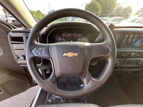 Used 2019 Chevrolet Silverado 1500 Custom w/ Custom Convenience Package RWD image 14