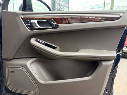 Used 2017 Porsche Macan S image 21