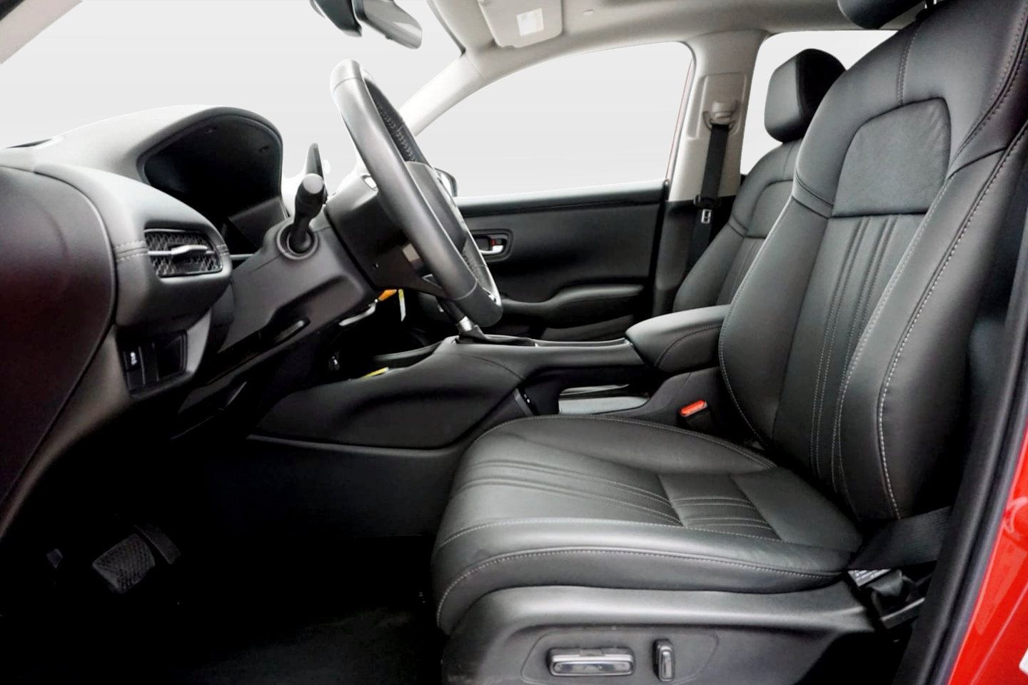 Used 2024 Honda HR-V EX-L image 10