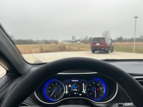 New 2026 Chrysler Pacifica Select image 15