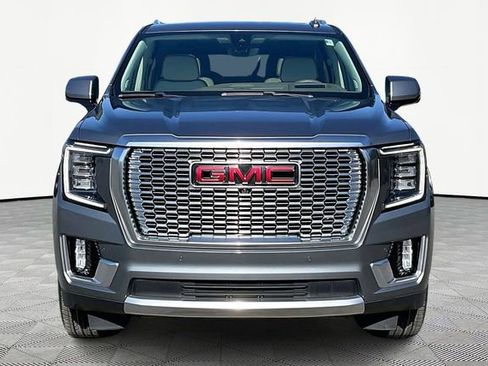 Used 2021 GMC Yukon Denali w/ Denali Premium Package image 2