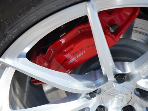 Used 2020 Chevrolet Corvette Stingray Preferred Cpe w/ 2LT Preferred Equipment Group RWD image 15