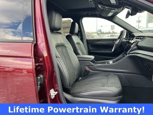 New 2025 Jeep Grand Cherokee Laredo image 19