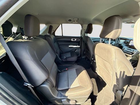 Used 2022 Ford Explorer XLT image 23