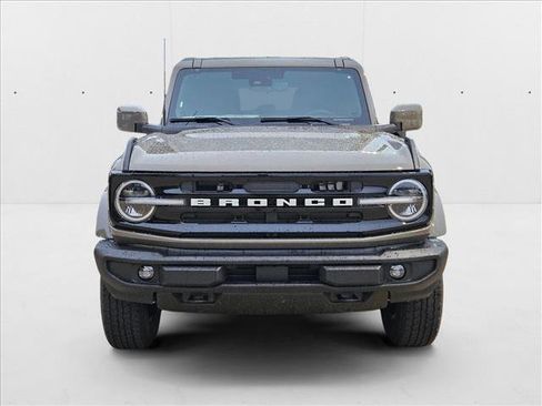 New 2025 Ford Bronco Outer Banks image 6