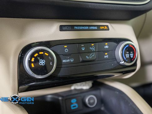 Used 2021 Ford Escape SE FWD image 22