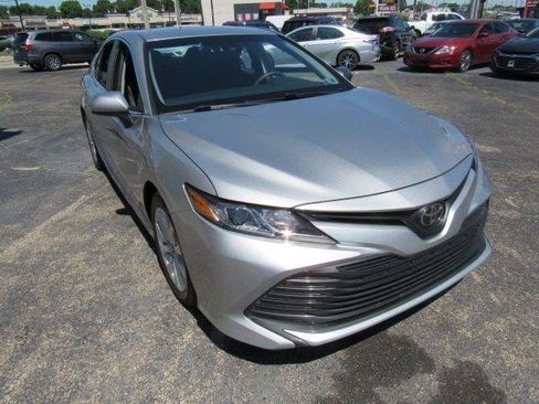 Used 2018 Toyota Camry LE FWD image 2