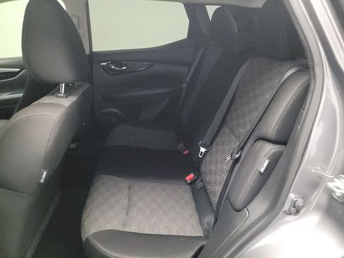 Used 2020 Nissan Rogue Sport SV FWD image 18