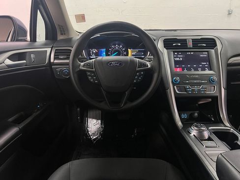 Used 2019 Ford Fusion SE FWD image 14