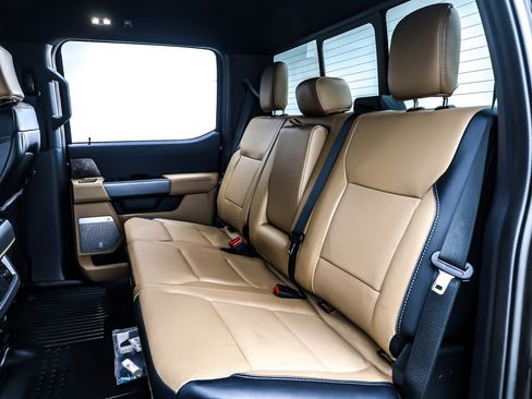 Used 2024 Ford F250 Lariat w/ Chrome Package image 9