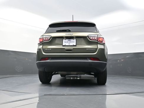 Used 2018 Jeep Compass Sport AWD/4WD image 26
