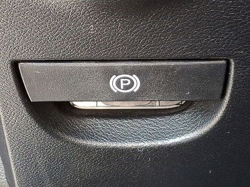 Used 2022 Dodge Challenger R/T w/ Plus Package image 23