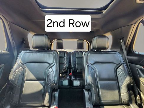 Used 2017 Ford Explorer Platinum image 24