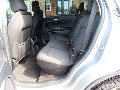 Used 2020 Ford Edge SE FWD image 17
