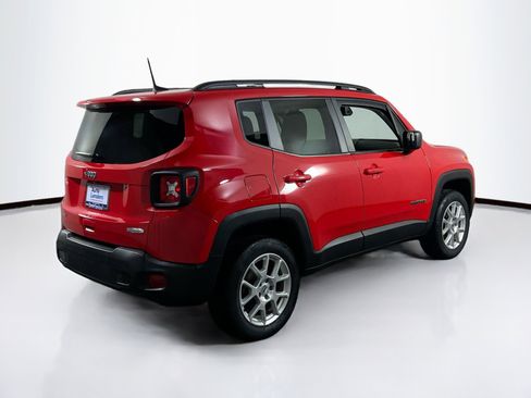 Used 2022 Jeep Renegade Latitude w/ Sun/Sound Group image 5