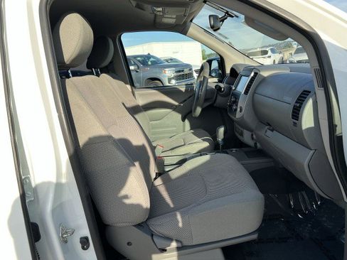 Used 2020 Nissan Frontier SV w/ Midnight Edition Floor Mats image 28