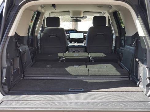 Certified 2025 Ford Expedition Active image 24