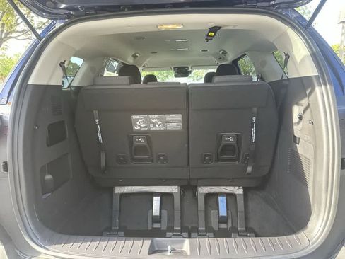 New 2026 Kia Carnival LX FWD image 25