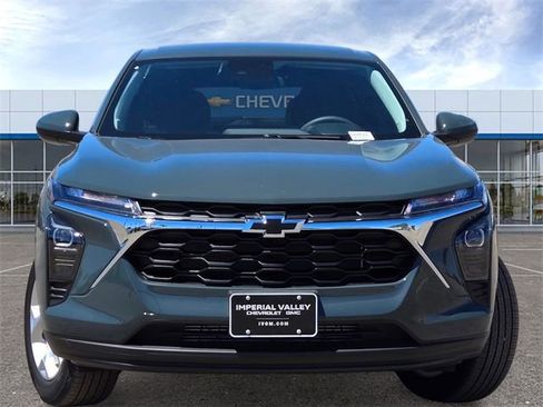 New 2026 Chevrolet Trax LS w/ LS Convenience Package image 3