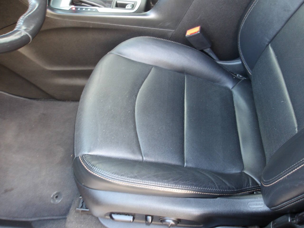 Used 2018 Chevrolet Equinox Premier FWD image 19