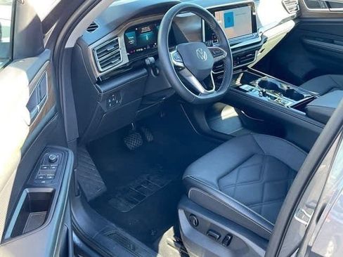 Used 2024 Volkswagen Atlas SE image 9