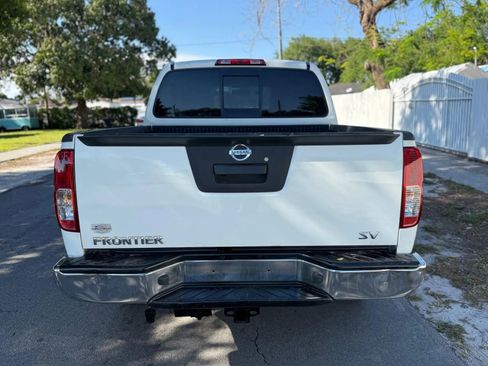 Used 2019 Nissan Frontier SV image 5