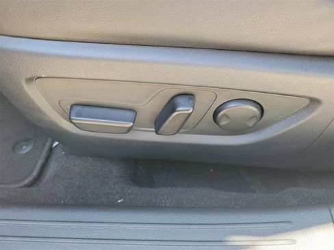 Used 2025 MAZDA CX-50 AWD 2.5 S w/ Premium Package image 18