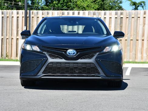 Used 2023 Toyota Camry SE w/ Cold Weather Package FWD image 2