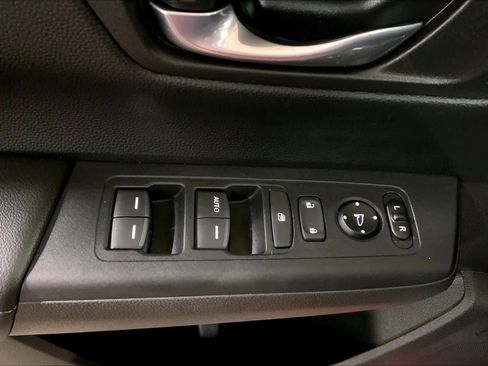 Used 2025 Honda CR-V LX image 35