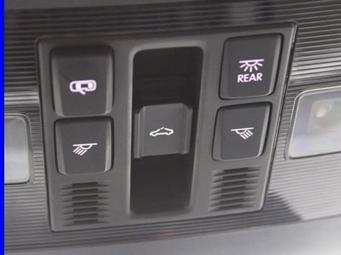 Used 2022 Volkswagen Atlas Cross Sport SE w/ Panoramic Sunroof Package image 30