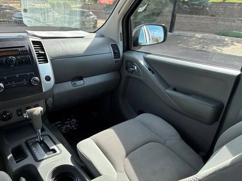 Used 2010 Nissan Frontier SE AWD/4WD image 29