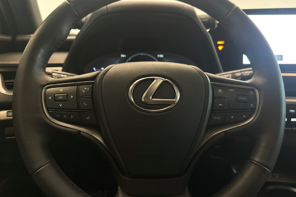 Used 2025 Lexus UX 300h FWD w/ Accessory Package (Z2) image 23