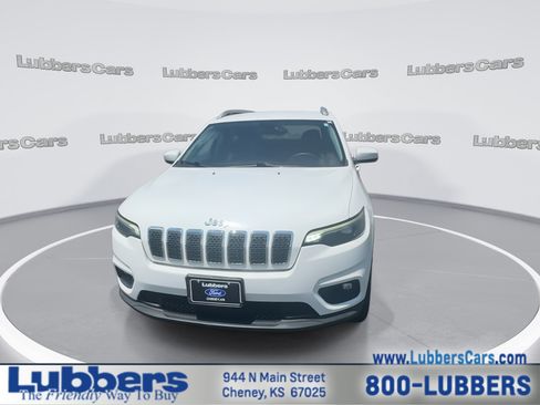 Used 2019 Jeep Cherokee Latitude w/ Popular Appearance Group AWD/4WD image 3