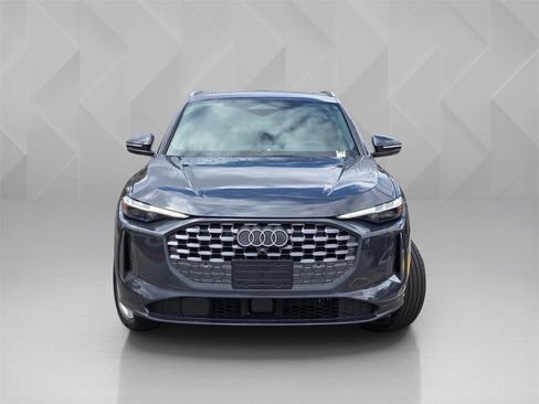 Used 2025 Audi Q5 2.0T Premium Plus w/ Premium Plus image 3