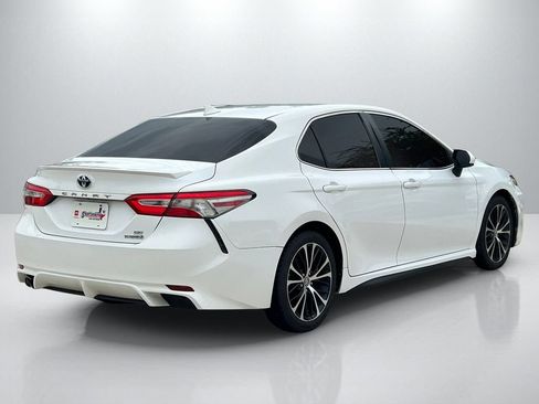 Used 2019 Toyota Camry SE FWD image 5